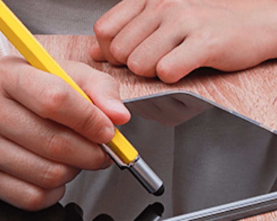 Apex Pencil interacting with tablet